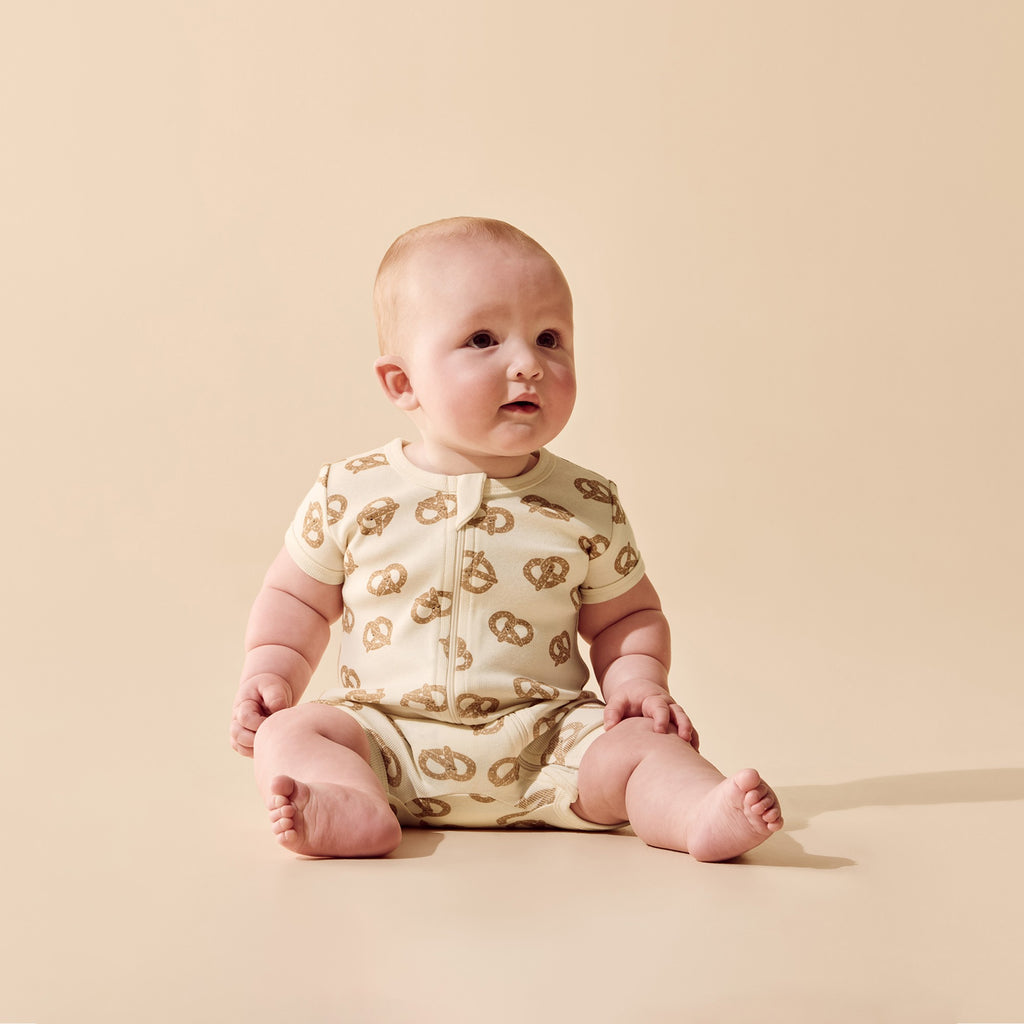 WILSON + FRENCHY I Pretzel Hugs Organic Rib Boyleg Zipsuit